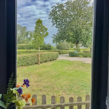 Дом отдыха 't Hofje Nabij Dorpscentrum En